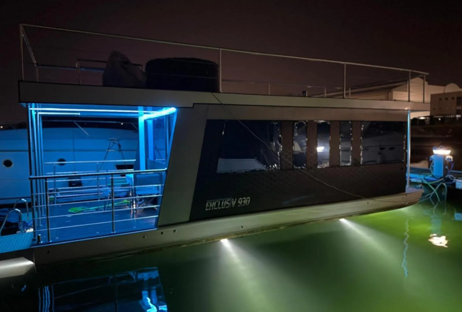 Neon Bigigio House Boat contacts